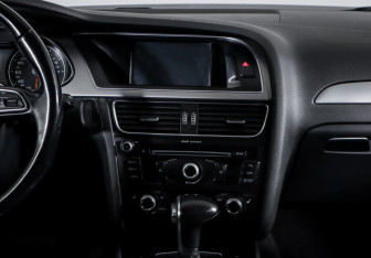 Подержанный автомобиль Audi A4 Sedan 2013 года (13 фото)