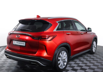 Подержанный автомобиль Infiniti QX50 2018 года (5 фото)