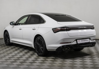 Подержанный автомобиль Geely Preface 2024 года (7 фото)