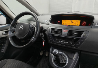 Подержанный автомобиль Citroen C4 Picasso 2011 года (10 фото)