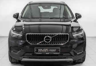 Подержанный автомобиль Volvo XC40 2021 года (2 фото)