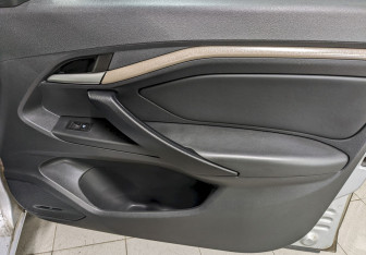 Подержанный автомобиль LADA (ВАЗ) Vesta Wagon 2019 года (18 фото)