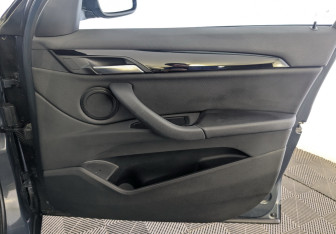 Подержанный автомобиль BMW X1 2018 года (20 фото)
