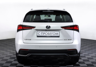 Подержанный автомобиль Lexus NX 2020 года (6 фото)