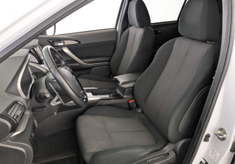 Подержанный автомобиль Mitsubishi Eclipse Cross 2021 года (20 фото)