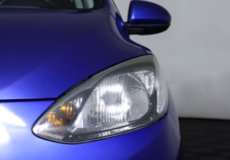 Подержанный автомобиль Mazda 2 Hatchback 2008 года (20 фото)