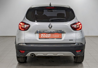 Подержанный автомобиль Renault Kaptur 2021 года (6 фото)