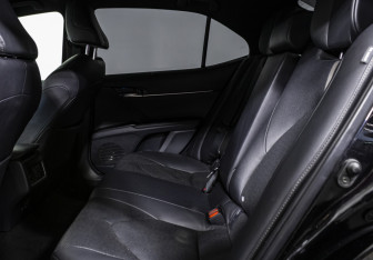 Подержанный автомобиль Toyota Camry Sedan 2021 года (13 фото)