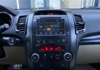 Подержанный автомобиль Kia Sorento 2012 года (16 фото)