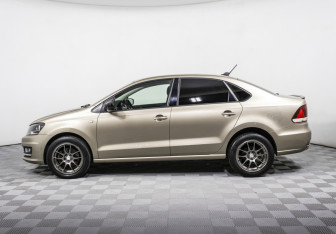 Подержанный автомобиль Volkswagen Polo Sedan 2018 года (8 фото)