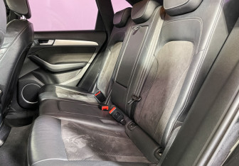 Подержанный автомобиль Audi Q5 2015 года (10 фото)