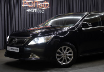 Подержанный автомобиль Toyota Camry Sedan 2014 года (22 фото)