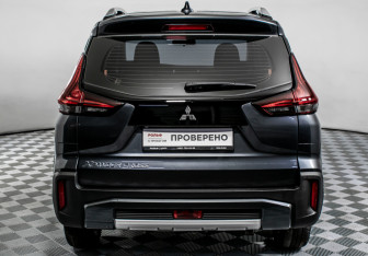 Подержанный автомобиль Mitsubishi Xpander 2022 года (6 фото)