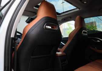 Подержанный автомобиль Omoda C5 2023 года (10 фото)