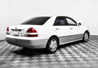 Подержанный автомобиль Toyota Mark II Sedan 2001 года (5 фото)