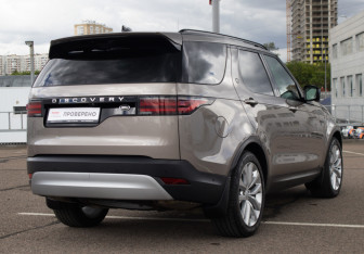 Подержанный автомобиль Land Rover Discovery 2021 года (5 фото)