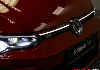 Подержанный автомобиль Volkswagen Golf GTI Hatchback 2021 года (32 фото)