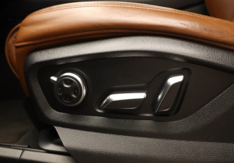 Подержанный автомобиль Audi Q7 2017 года (24 фото)