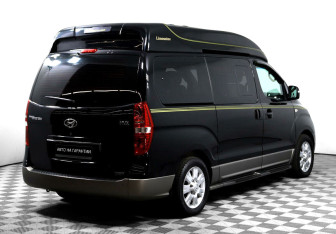 Подержанный автомобиль Hyundai Grand Starex 2011 года (5 фото)