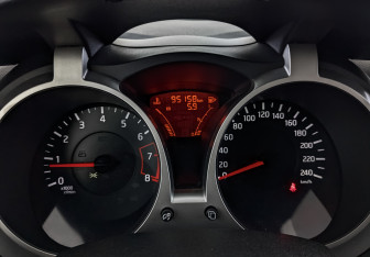 Подержанный автомобиль Nissan Juke 2014 года (16 фото)