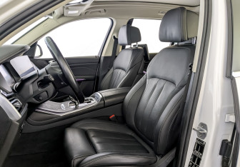 Подержанный автомобиль BMW X7 2020 года (21 фото)