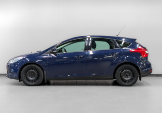 Подержанный автомобиль Ford Focus Hatchback 2013 года (8 фото)