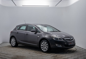 Подержанный автомобиль Opel Astra Hatchback 2011 года (3 фото)