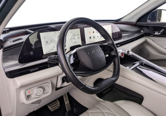 Подержанный автомобиль Exeed RX 2023 года (15 фото)