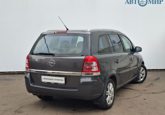 Подержанный автомобиль Opel Zafira Compactvan 2012 года (5 фото)