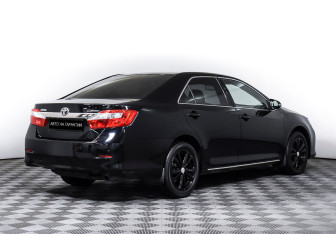 Подержанный автомобиль Toyota Camry Sedan 2012 года (5 фото)