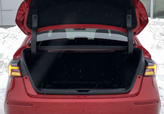 Подержанный автомобиль Omoda S5 GT 2023 года (10 фото)