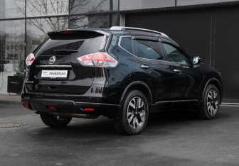 Подержанный автомобиль Nissan X-Trail 2017 года (5 фото)