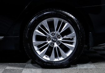 Подержанный автомобиль Hyundai Genesis 2016 года (15 фото)