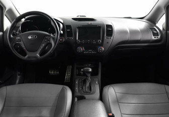 Подержанный автомобиль Kia Cerato Sedan 2014 года (6 фото)