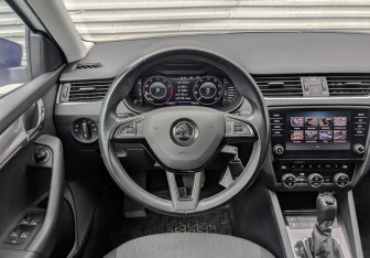 Подержанный автомобиль Skoda Octavia Liftback 2019 года (22 фото)