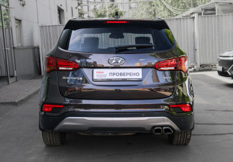 Подержанный автомобиль Hyundai Santa Fe 2016 года (5 фото)