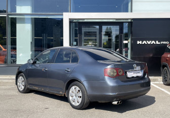 Подержанный автомобиль Volkswagen Jetta Sedan 2008 года (7 фото)