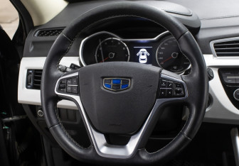 Подержанный автомобиль Geely Atlas 2020 года (17 фото)