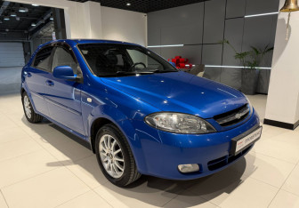 Подержанный автомобиль Chevrolet Lacetti Hatchback 2011 года (2 фото)