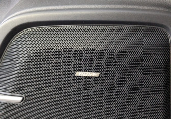 Подержанный автомобиль Porsche Cayenne 2017 года (20 фото)