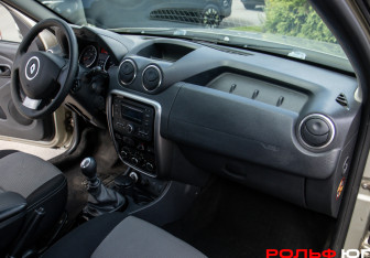 Подержанный автомобиль Renault Duster 2012 года (7 фото)