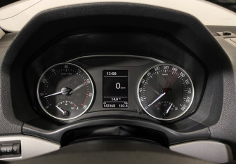 Подержанный автомобиль Skoda Octavia Liftback 2013 года (11 фото)