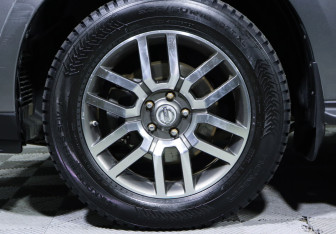 Подержанный автомобиль Nissan Pathfinder 2015 года (16 фото)