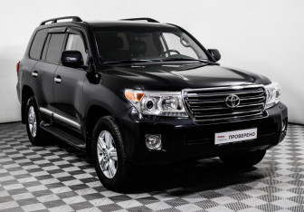 Подержанный автомобиль Toyota Land Cruiser Suv 2013 года (3 фото)