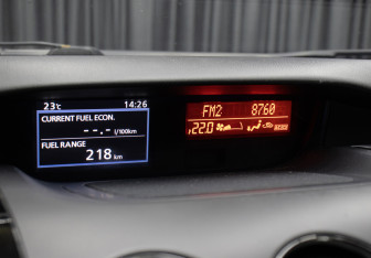 Подержанный автомобиль Mazda CX-7 2011 года (10 фото)