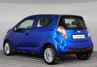 Подержанный автомобиль Chevrolet Spark 2012 года (6 фото)