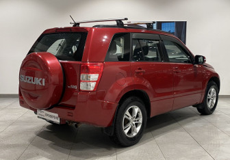 Подержанный автомобиль Suzuki Grand Vitara 2011 года (5 фото)