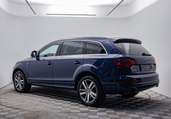 Подержанный автомобиль Audi Q7 2013 года (7 фото)