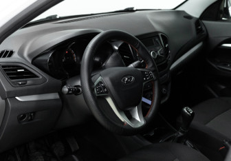 Подержанный автомобиль LADA (ВАЗ) Vesta Sedan 2021 года (8 фото)