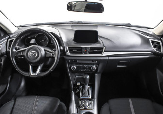 Подержанный автомобиль Mazda 3 Sedan 2018 года (11 фото)